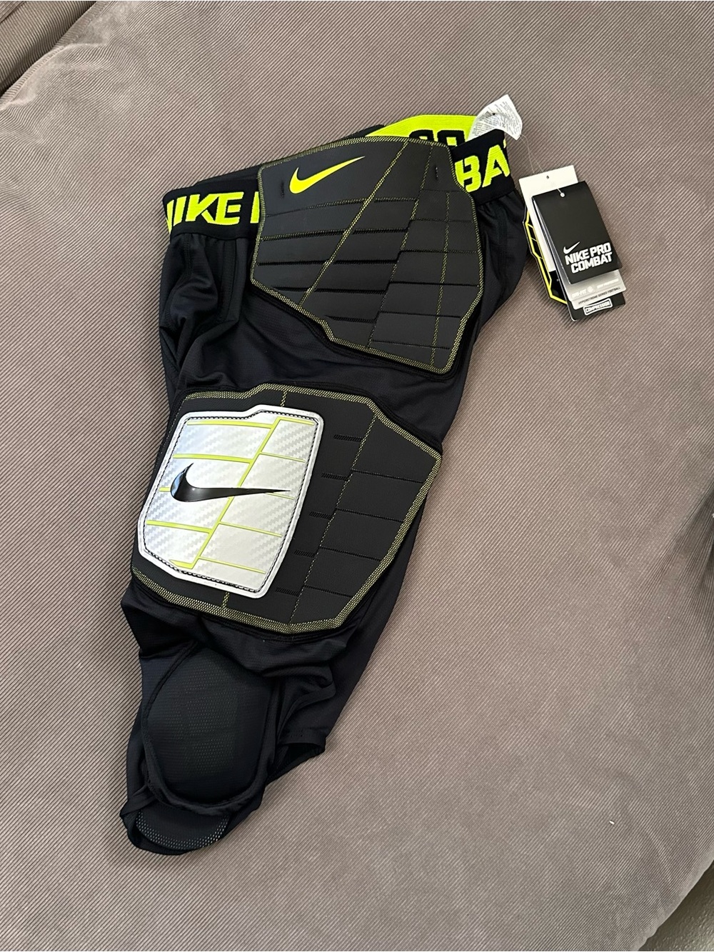 NWT NIKE ProCombat Hard Plate Padded Compression Football Shorts Medium 584387